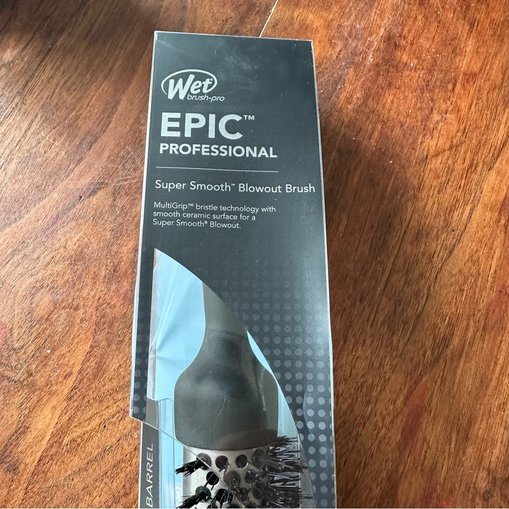 Wet brush epic professional super smooth blow out ceramic 1 1/4 inch round